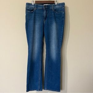 Levi’s 525 Medium Wash Size 16 Straight Leg Jeans Perfect Waist No Gap Stretch